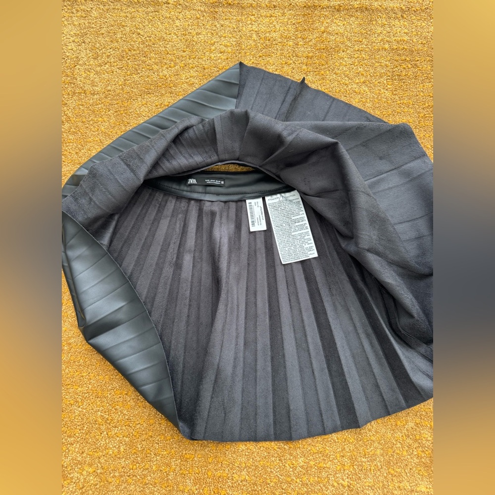 Zara Black Faux Leather Mid Rise A-Line Skirt US S - Picture 7 of 8